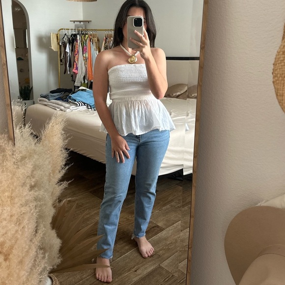 Zara Mid Rise Straight Jeans - Picture 3 of 4